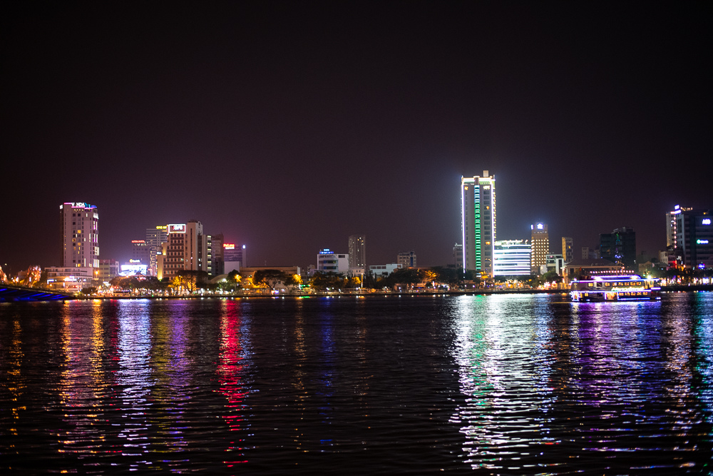 峴港夜景