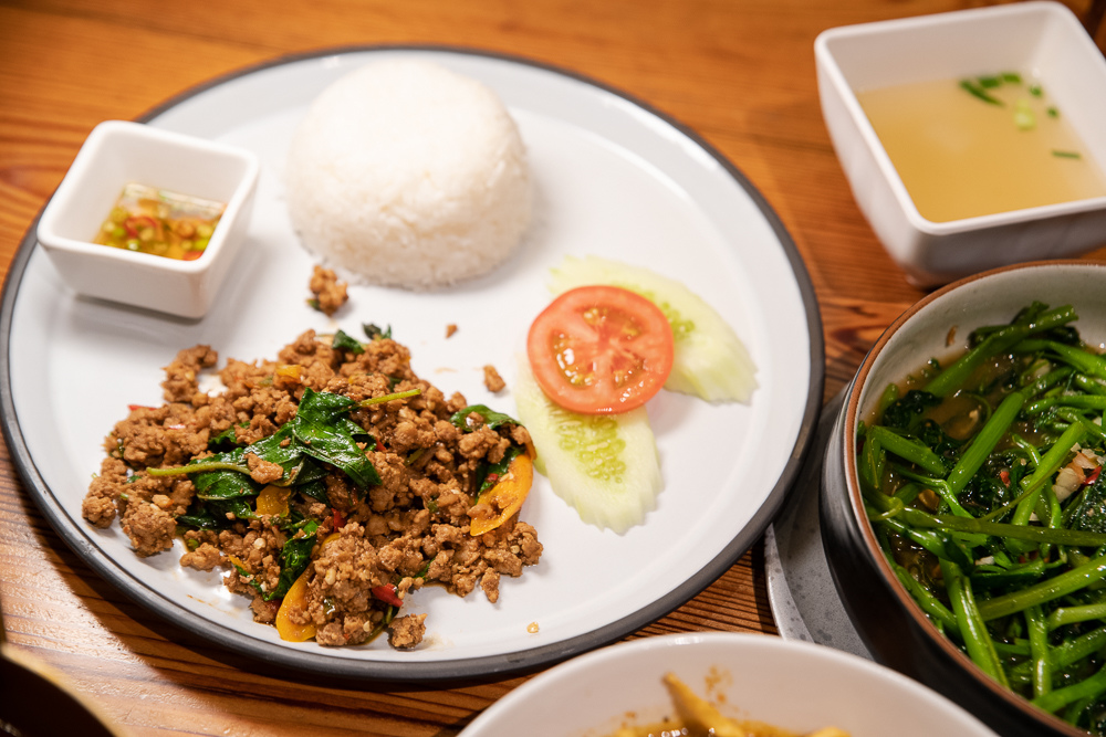 Baan Ying Cafe & Meal